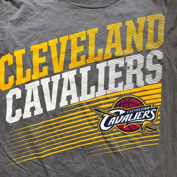 Cleveland Cavaliers NBA Gray Logo Graphic T-Shirt - NWT - Picture 4 of 4
